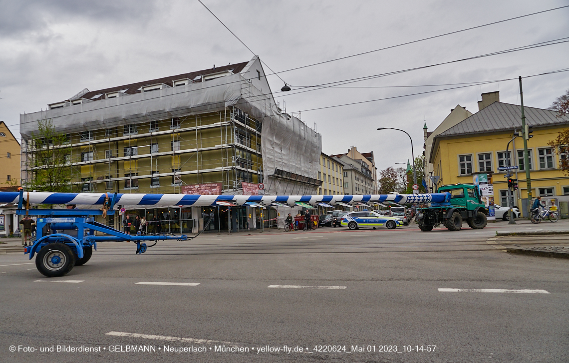 01.05.2023 - Maibaumaufstellung in Berg am Laim